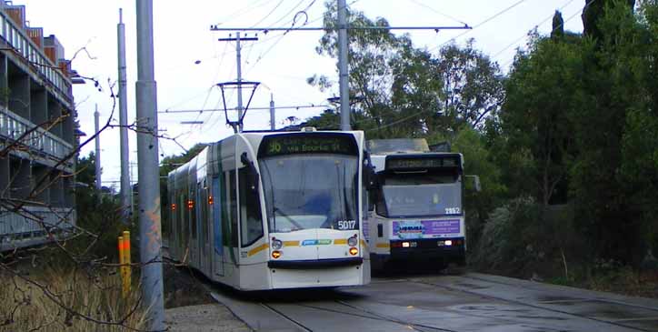 Yarra Trams Siemens Combino 5017